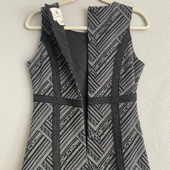 Tabitha Anthropologie Dress Size 6 Striped Geometric Flared Flounce Hem Knit - Picture 8 of 9